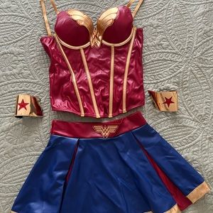 Wonder Woman Costume - Size Small